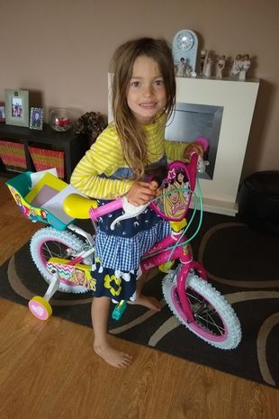 Indeg最初只是頭痛，還有嘔吐，醫生判斷是腸胃疾病或焦慮引起。