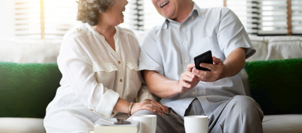 當初撮合二人同居結婚的人竟是他們的親兄妹爸媽！