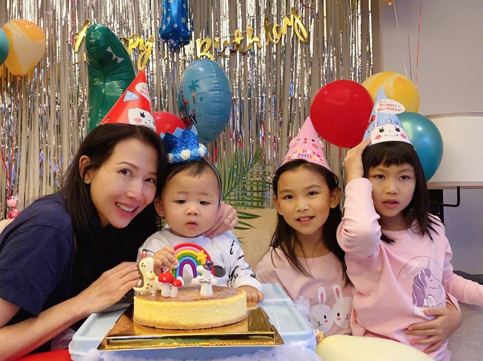 蔡少芬不贊同跟子女以朋友方式相處。