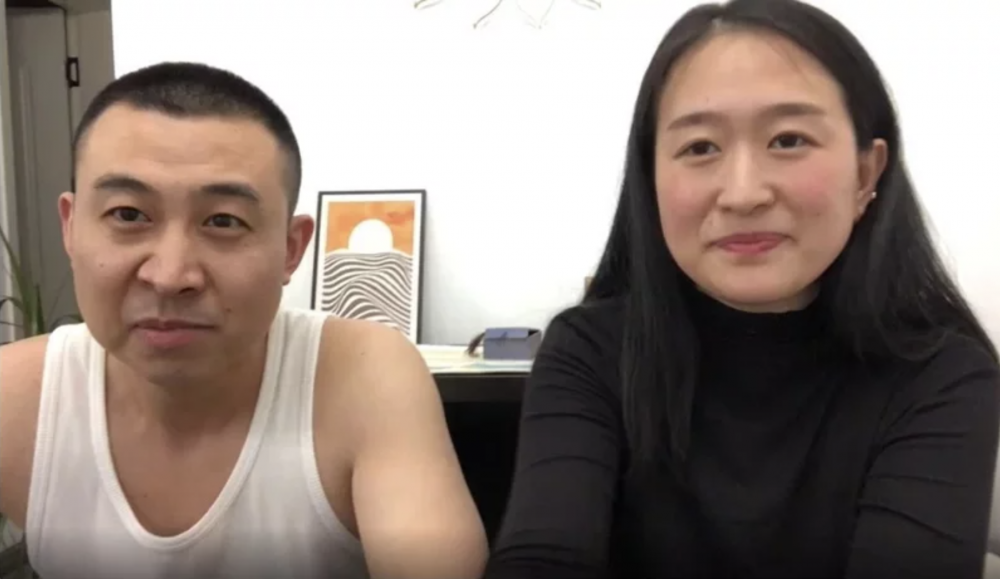 網民認為二人的相貌不只相似,更是一模一樣!