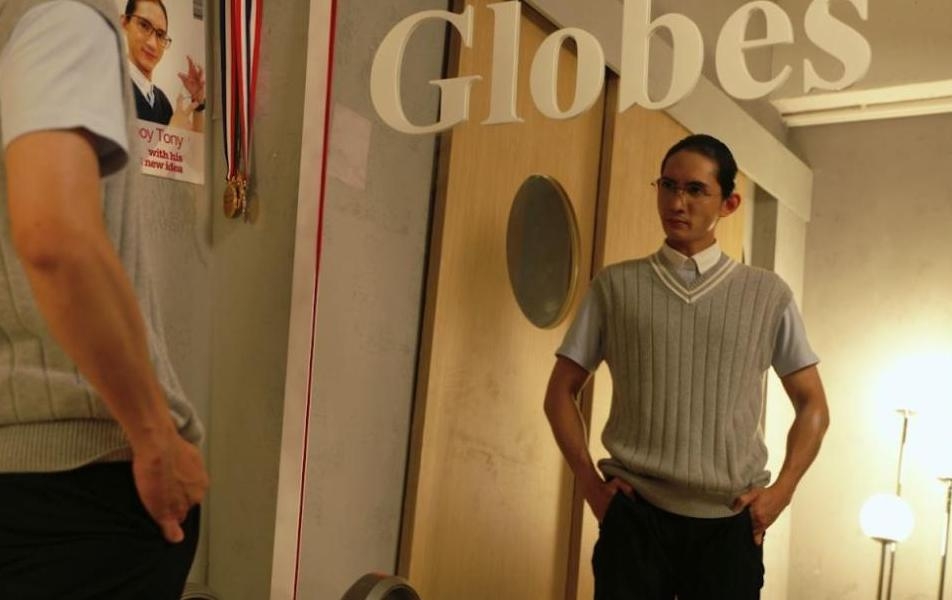 港男將媽媽「串到呆」自我感覺良好。