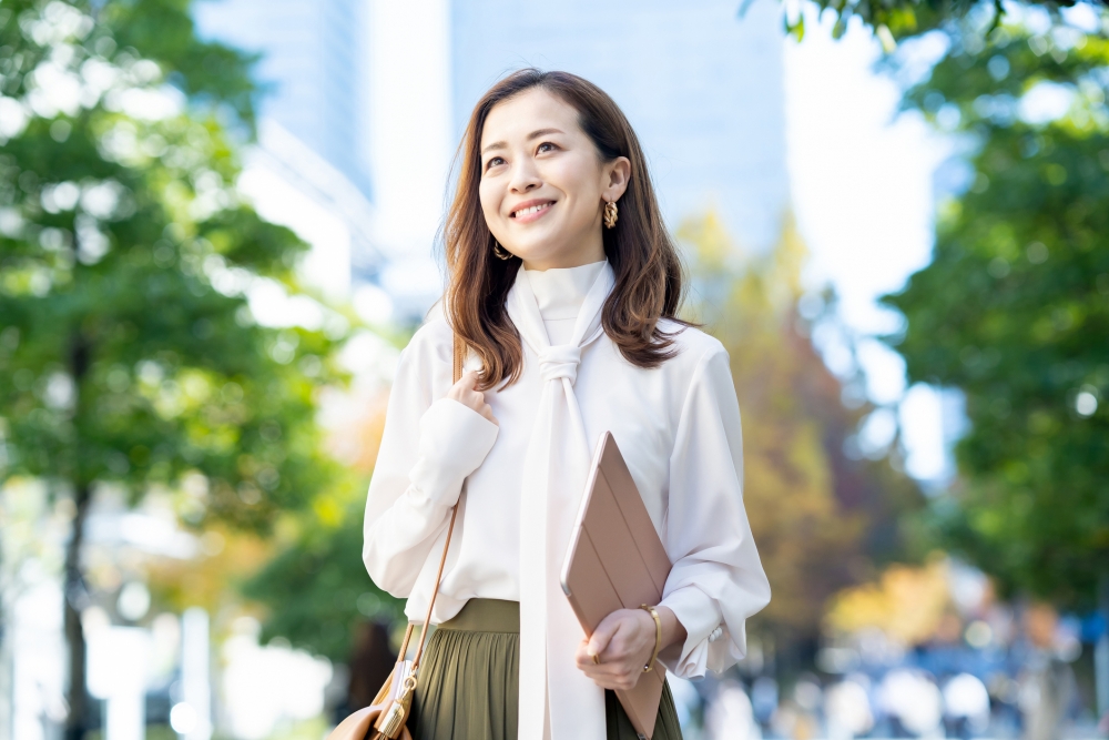 網民贊成妻子不辭職的打算,畢竟經濟獨立對女性而言很重要。