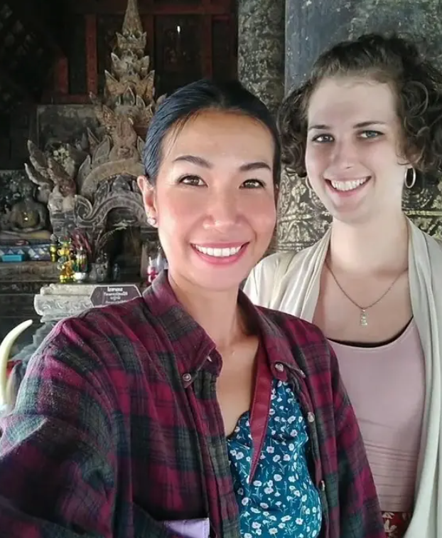 人妻得知真相後,覺得自己被騙及被利用。