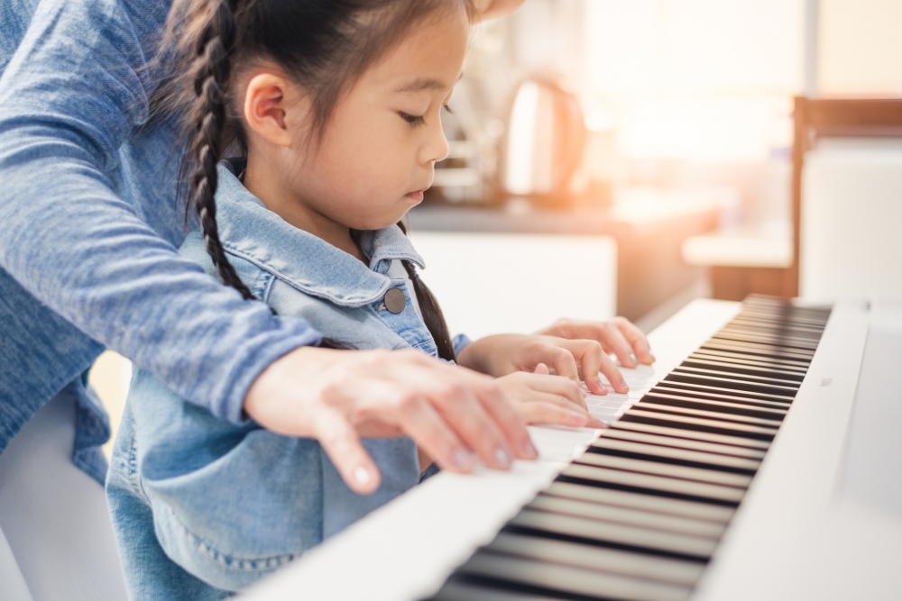 幼兒階段的孩子對音樂的體驗和興趣的靈敏度是很高的