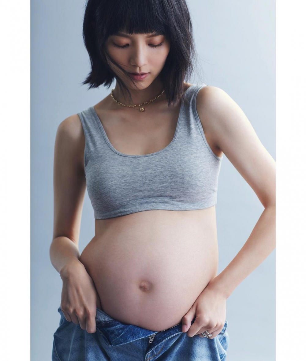 最終順利以順產方式生下細女