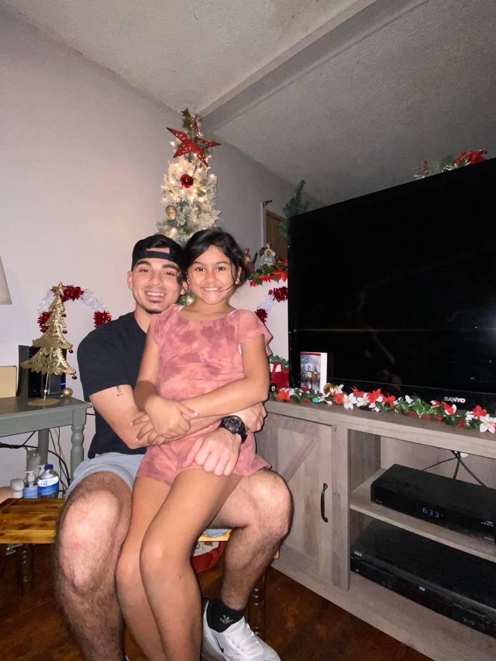 爸爸無法再擁抱愛女