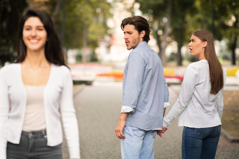 人妻認為姑仔未婚夫對她不尊敬,姑仔也認為嫂子搶了她風采,關係決裂。