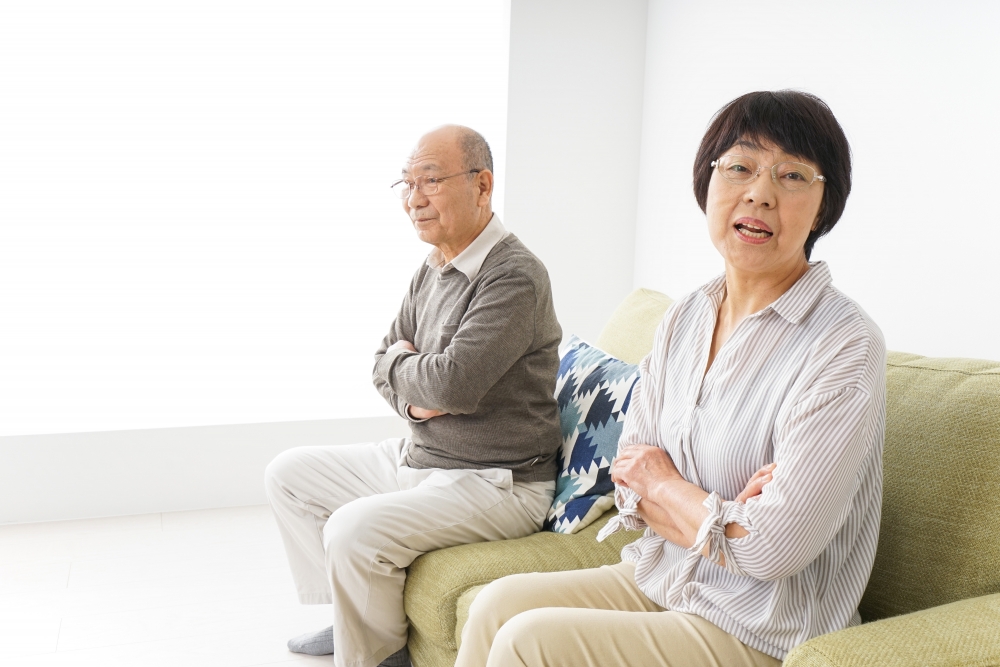 一對夫婦怒告親生兒子不生孫子給他們。