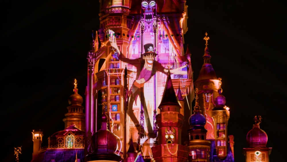 城堡投影了迪士尼的經典故事