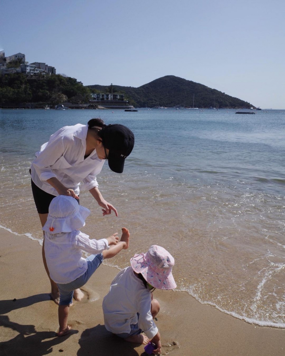 陳嘉寶婚後三年抱三,育有三名女兒