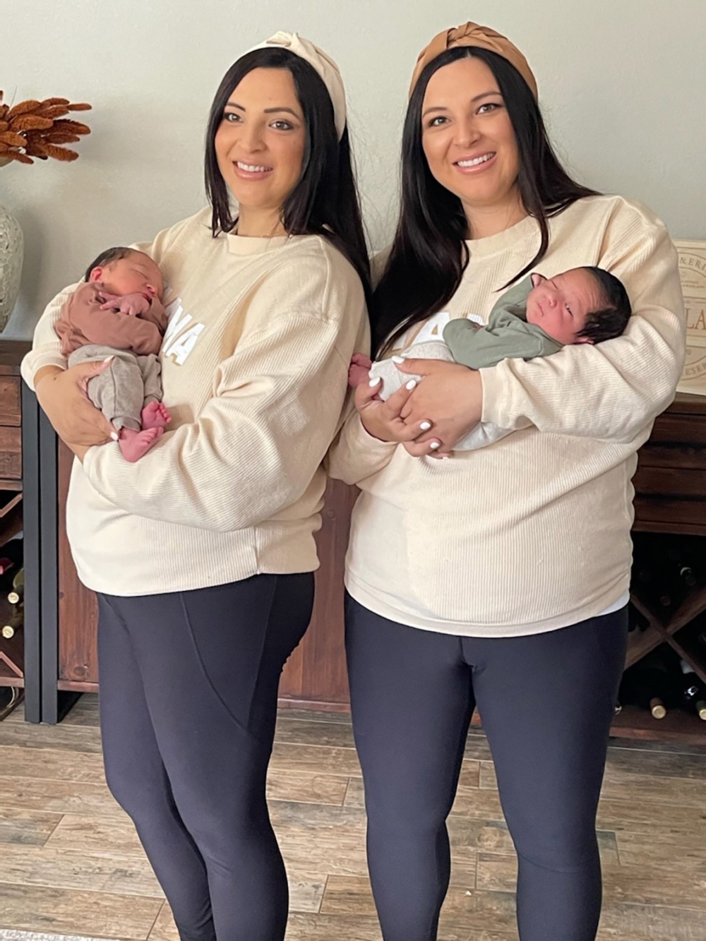 雙胞胎姐妹預產期原本相隔10天，沒想到同一天生下兒子。