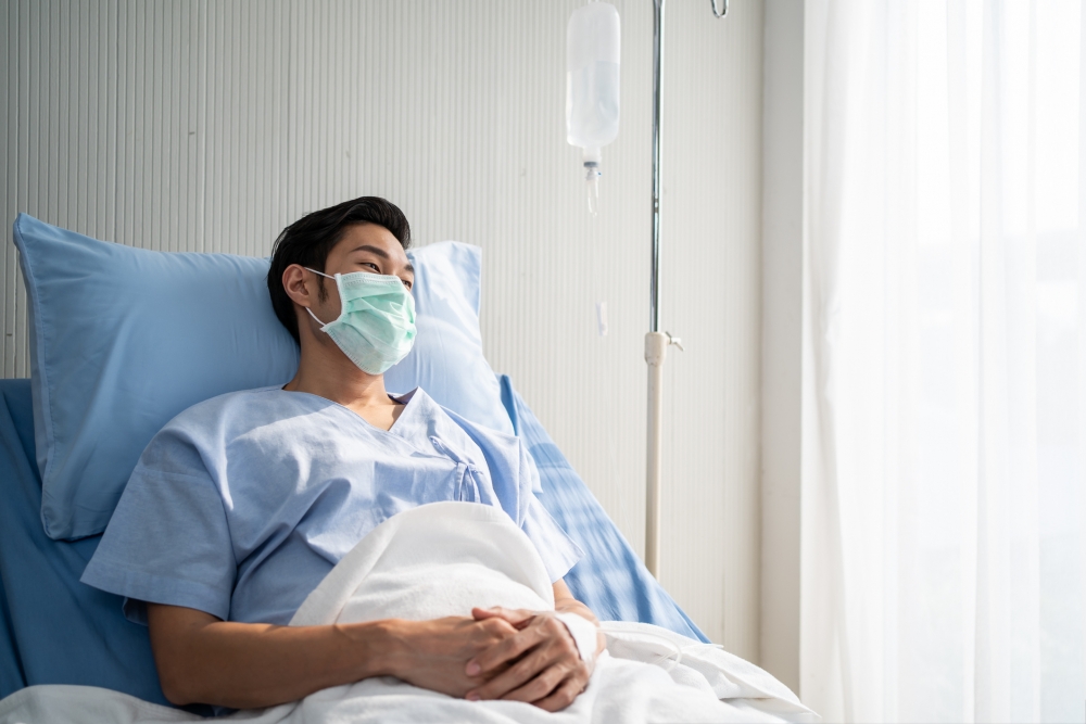 台灣一位人夫在生病住院期間，竟然跟鄰床病人的女兒發展出婚外情。
