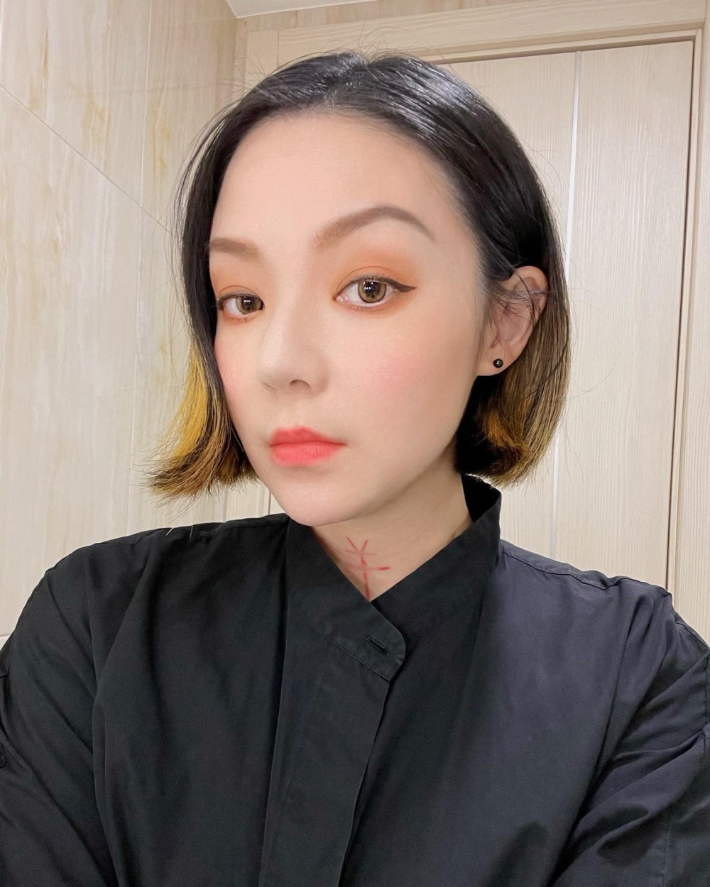 歐陽靖指批評她的人不過是想蹭流量。