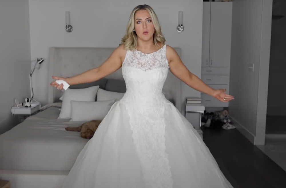 美國YouTuber Hope用500美元淨白喔到10見高品質二手婚紗。