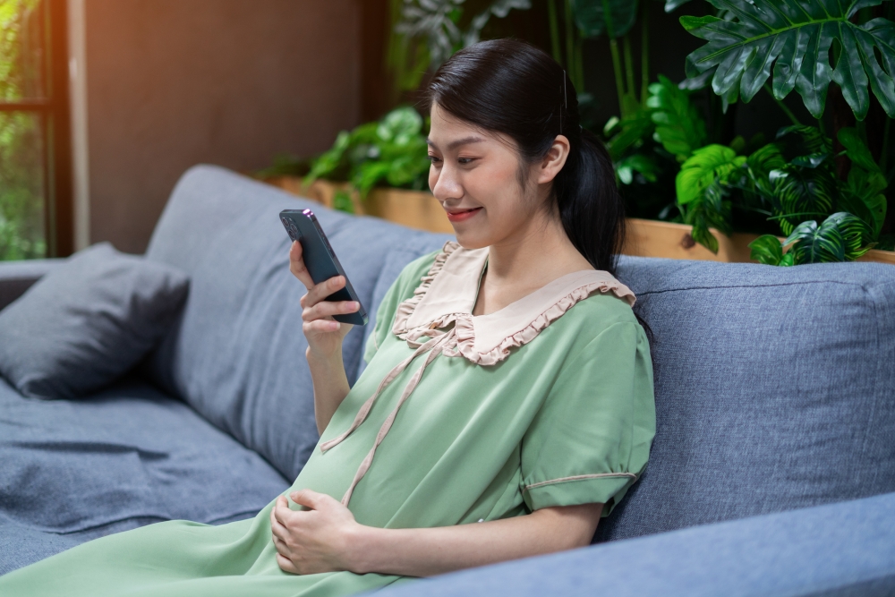 人妻開心和家人分享BB名字,沒想到卻遭弟弟竊取。