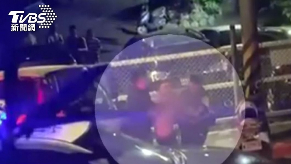 警方到場時發現他體內含有酒精嚴重超標