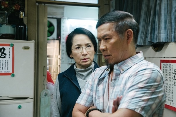 事主:「最後變成鏡粉同威威豬嘅戰爭」