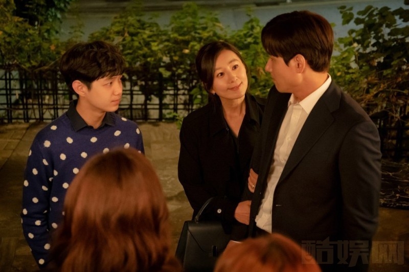 女子透露,男友將和前妻和兒子一起出遊。