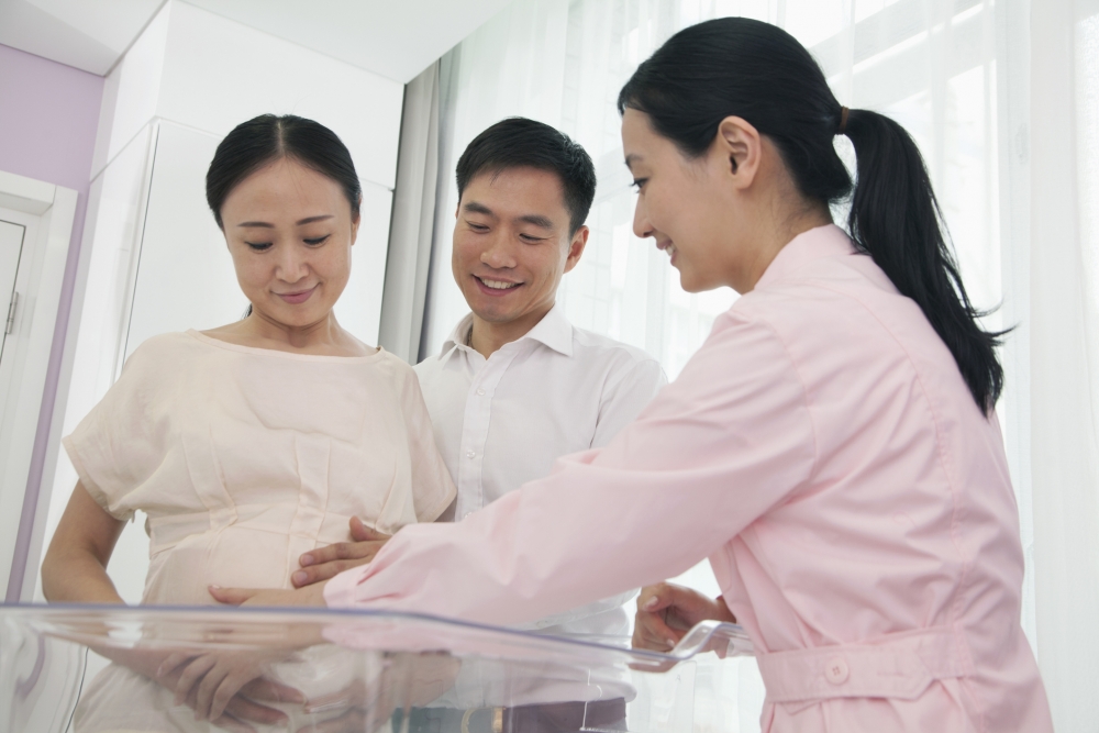 新手爸爸期待女兒到來,因此學習各種育兒知識,也期待陪產。