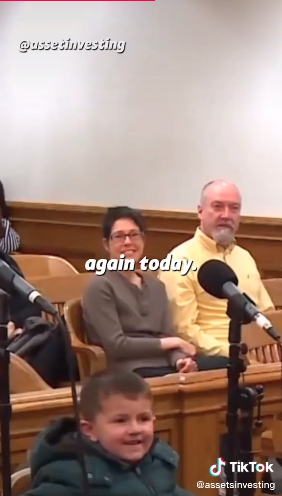 男童爽快在庭上「出賣」爸爸。