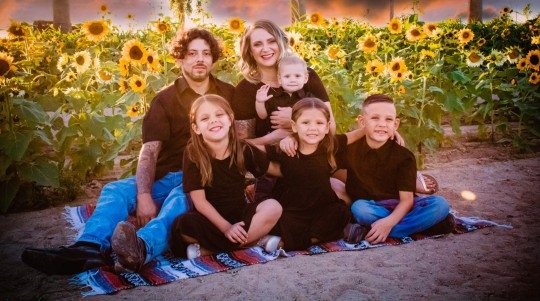 29歲的Nici Garcia和丈夫育有4名小孩。