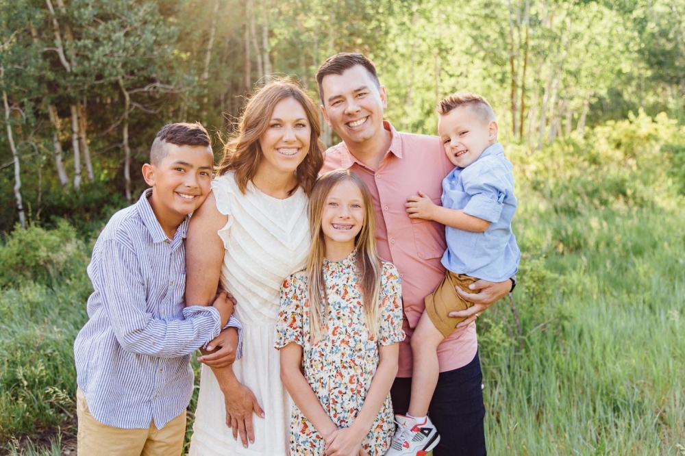 Mindee Chidster和丈夫育有3名6至13歲的小孩，雖然外型靚麗，然而懷孕和哺乳卻讓她的身材大走樣。