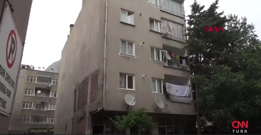 男嬰目前已康復回家。