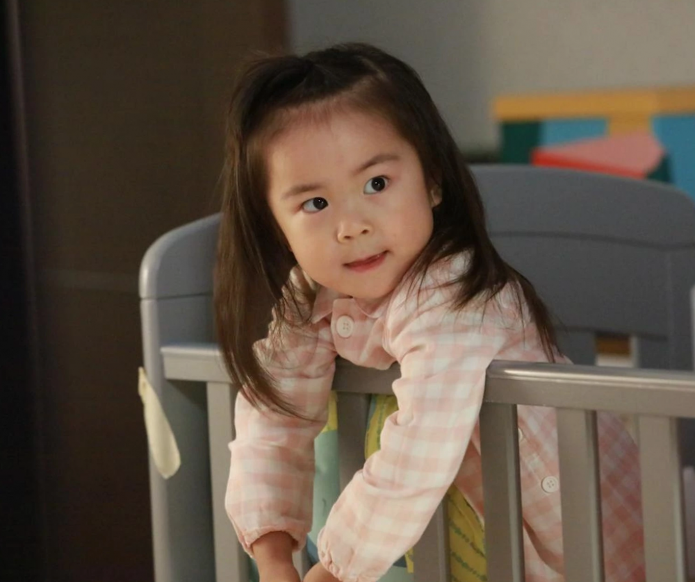  不少網民紛紛留言稱讚女童的勇氣