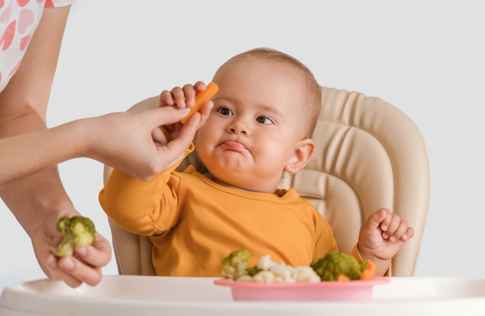 美國一名1歲半男童長期吃水果蔬菜導致因營養不良而死亡。