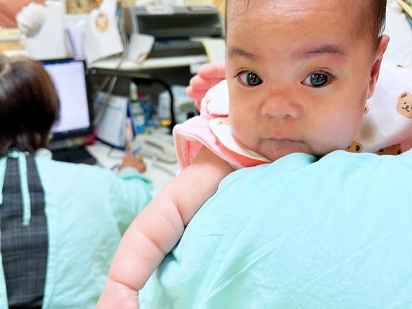 如今體重已經超過6公斤，身高60公分。