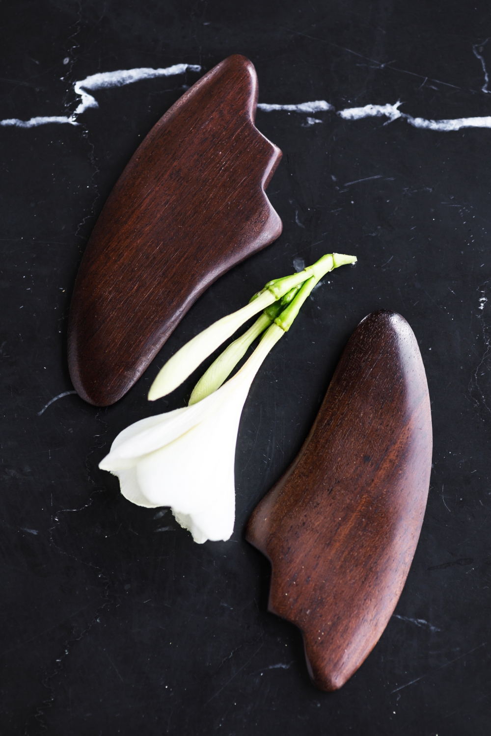 可用刮痧板或陶瓷匙羹進行刮痧