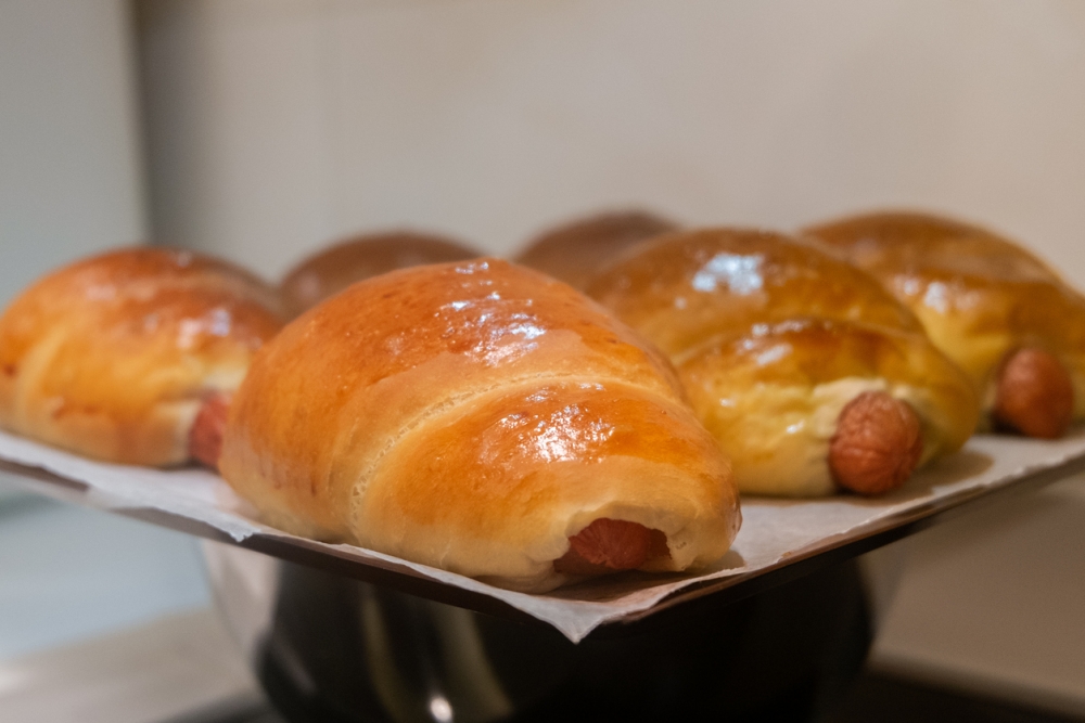 港男為畀大份家用，而日日在公司捱麵包。