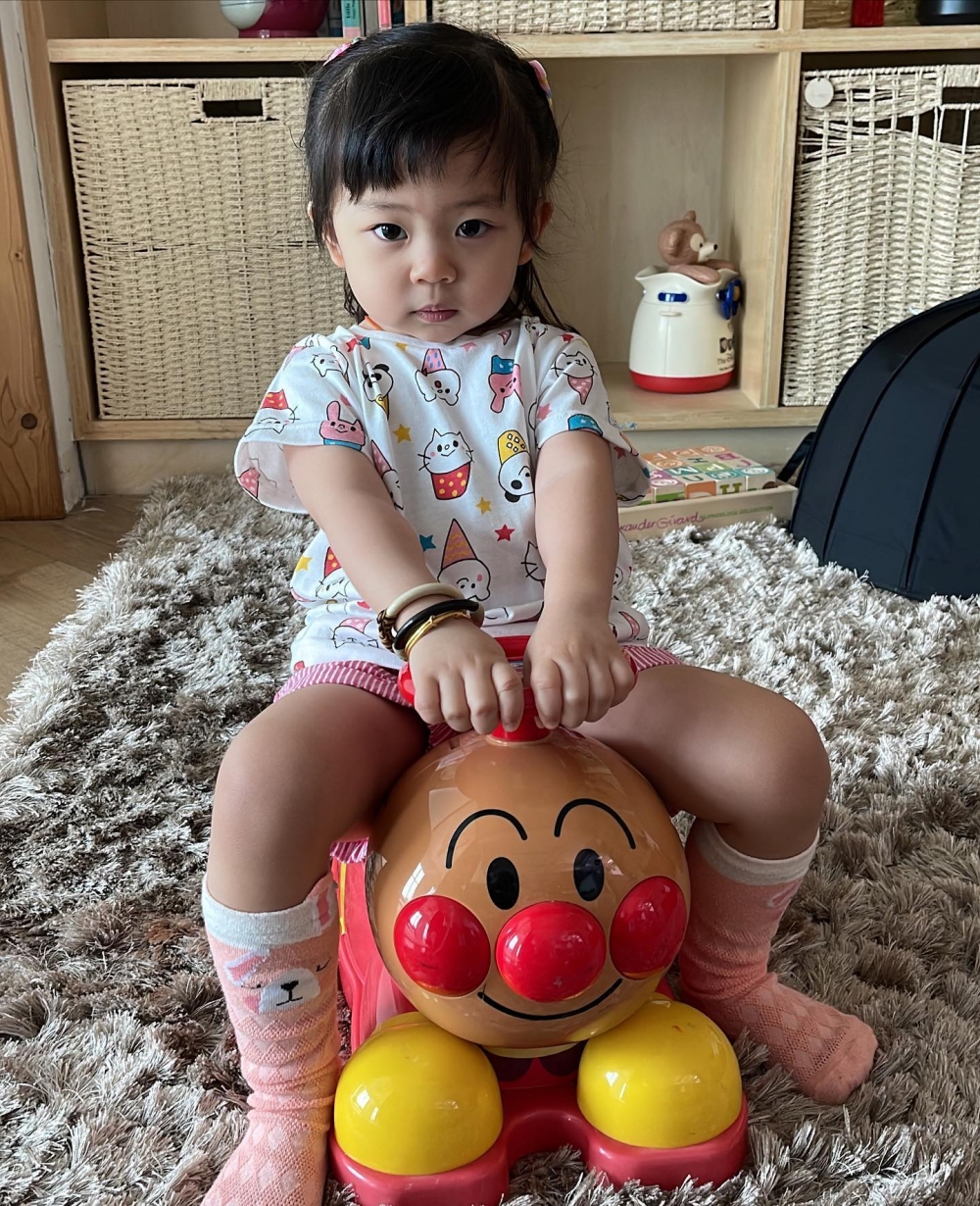 小黃妃模樣可愛。