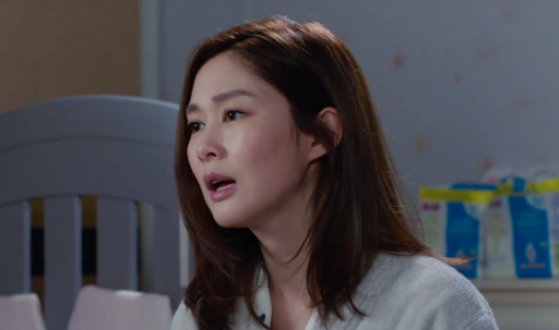 港媽打算轉校,以免女兒繼續被朋友影響。