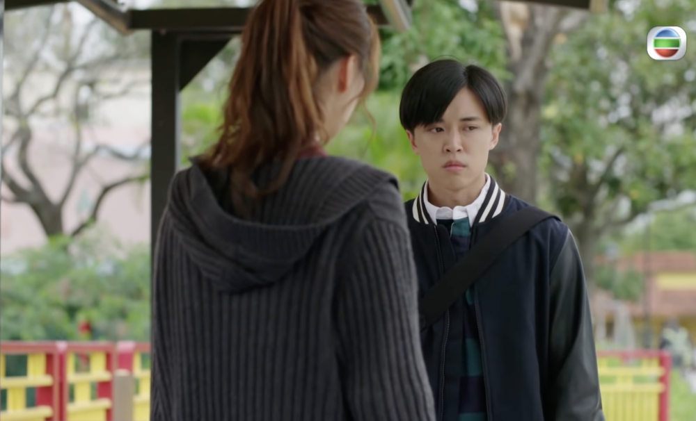 樓主願意放低姿態，表示和繼子只做朋友，終於讓他主動搭話。