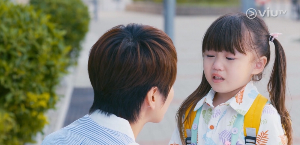 媽媽問女兒是否口渴，才得知她原來已經長時間沒有喝水