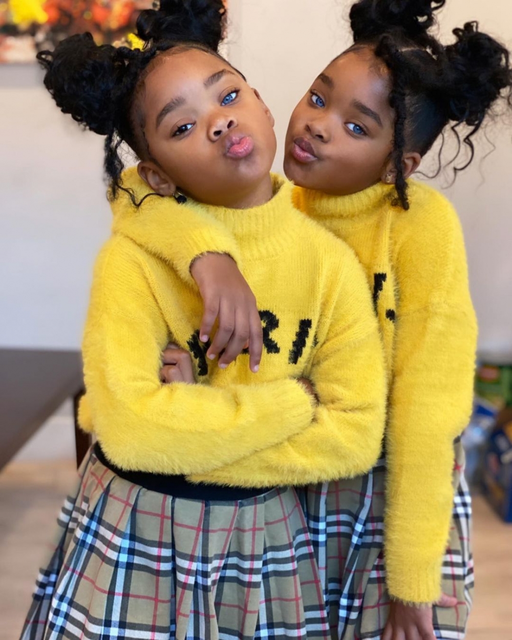 如今姐妹倆都是兒童模特兒。