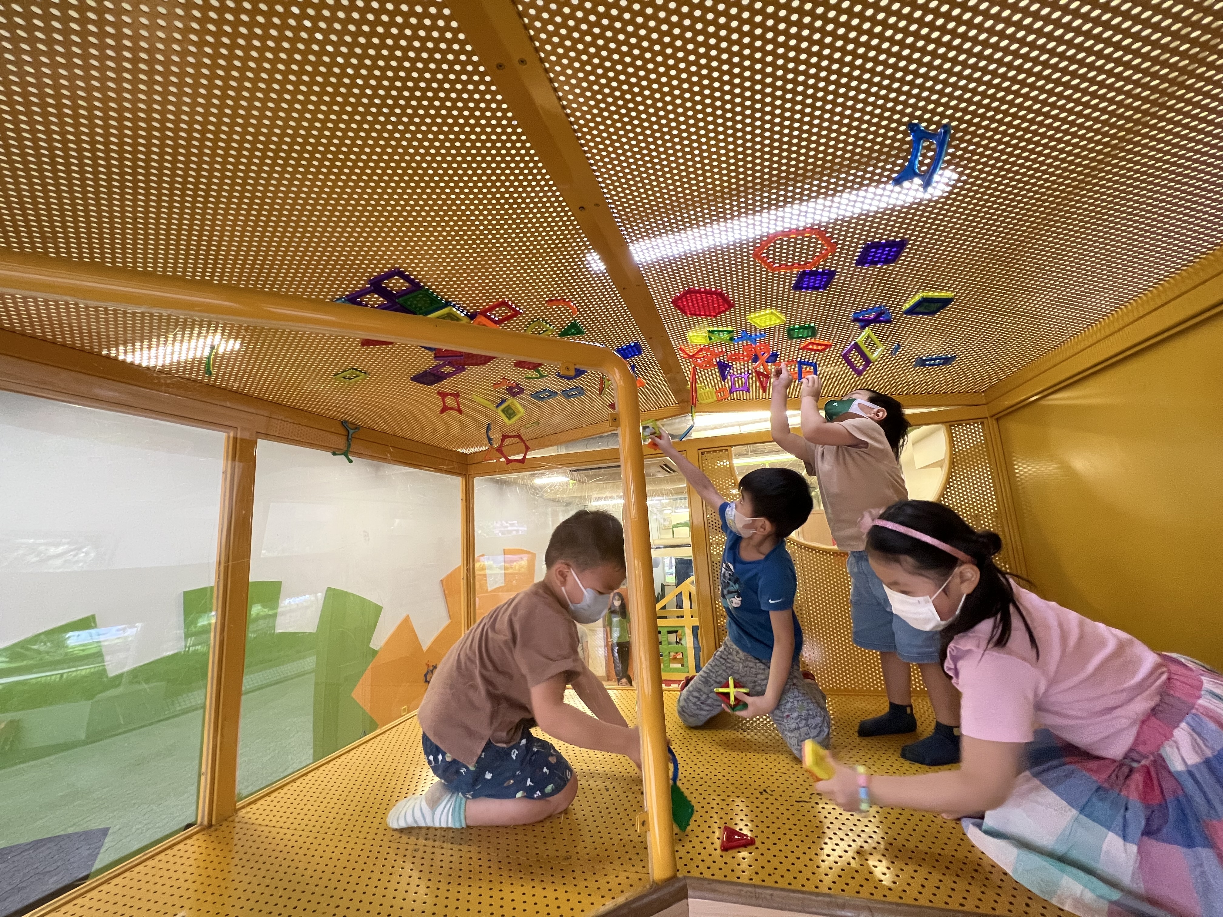 小朋友一起發揮創意