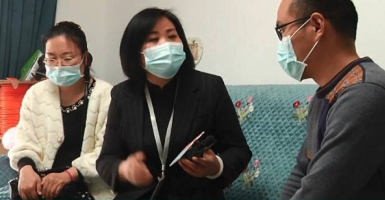 內地一對夫婦找來調解員處理二人間的紛爭。
