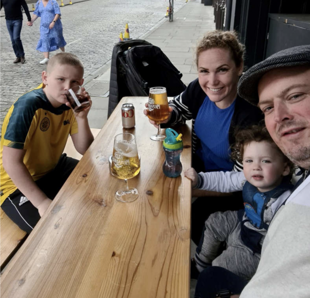 Eddie憶述兒子6歲時,已能背出元素表內的元素。