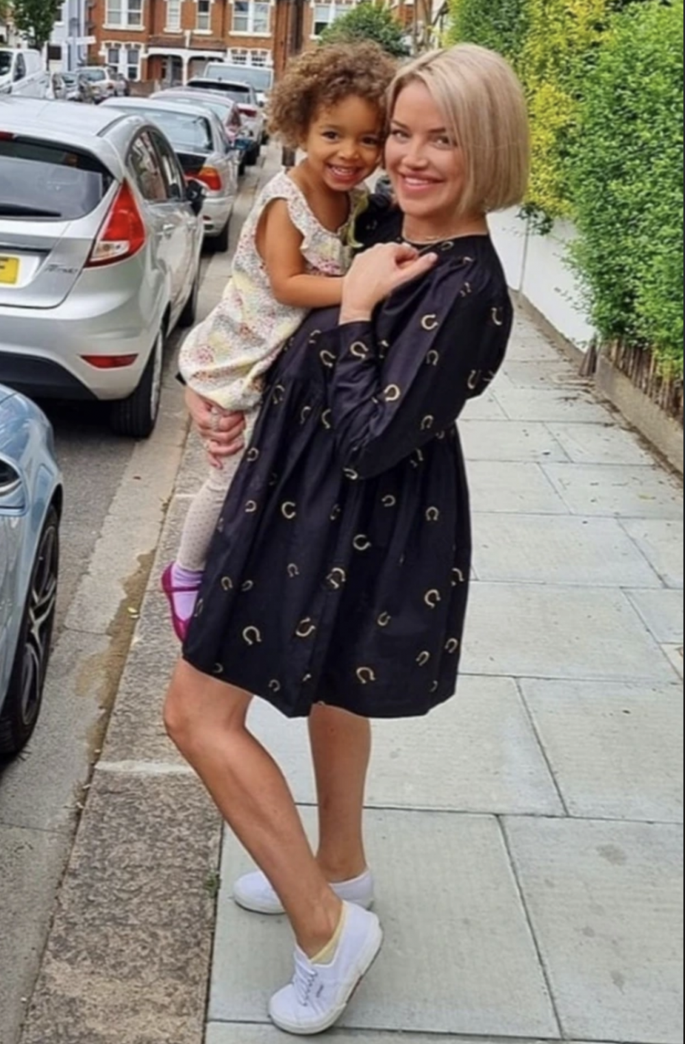 居於英國倫敦的Lucy，自認是懶惰媽媽。