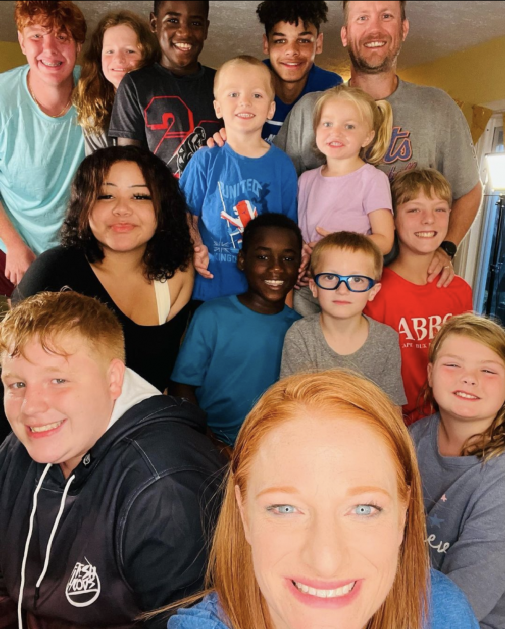 Alicia與丈夫育有12名子女，名乎其實是大家庭。