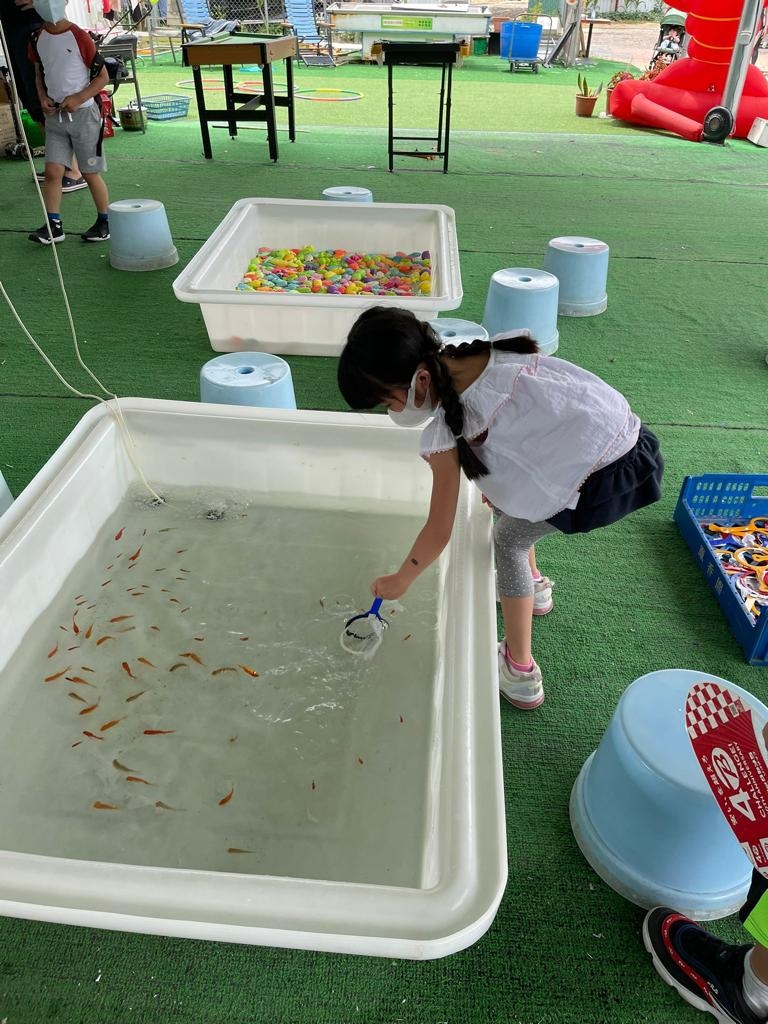可自費參加活動,如釣玩具魚$30/15分鐘、 撈金魚$30/8個網、電動車$40/15分鐘