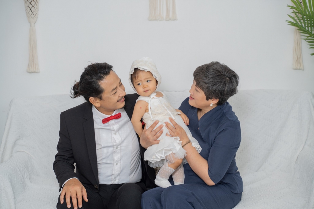 黃澤鋒和太太陳麗麗和愛女黃熙恩（小黃妃）生活幸福。