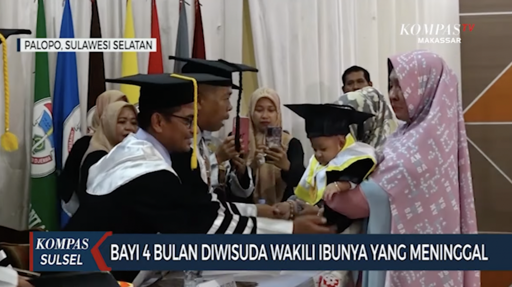 教授們紛紛起立迎接兩人。