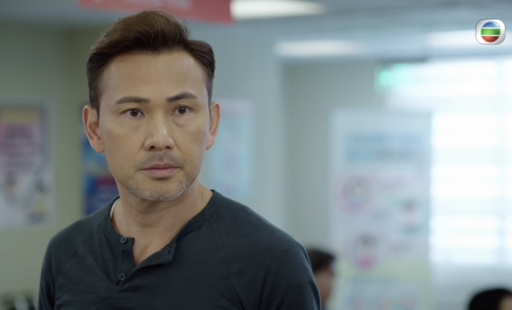 丈夫得知兩人的決定後氣炸，認為妻子不想成為一名好媽媽，給予兒子母愛。