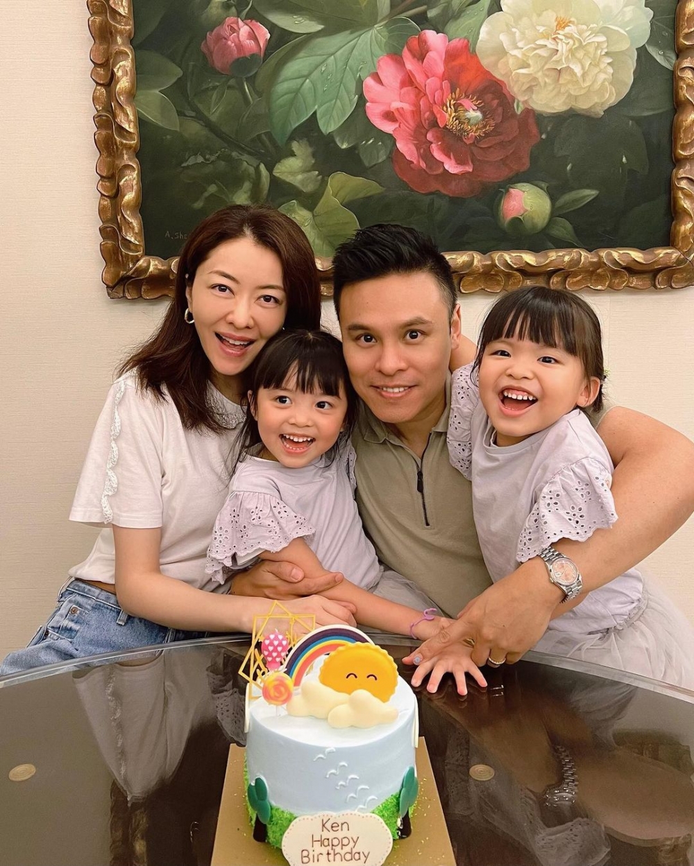 熊黛林一家剛慶祝老公生日。