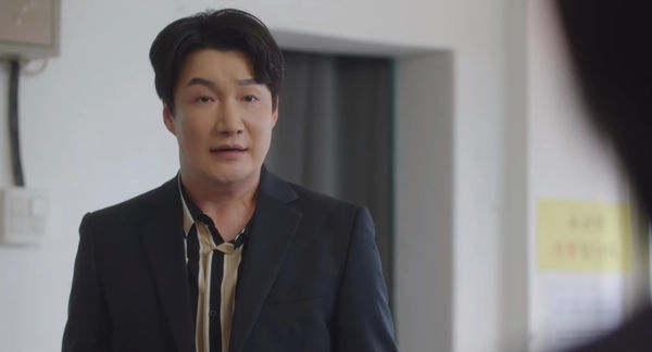 委託人竟立馬與另一名女人出軌,更狠心對其妻子提出離婚