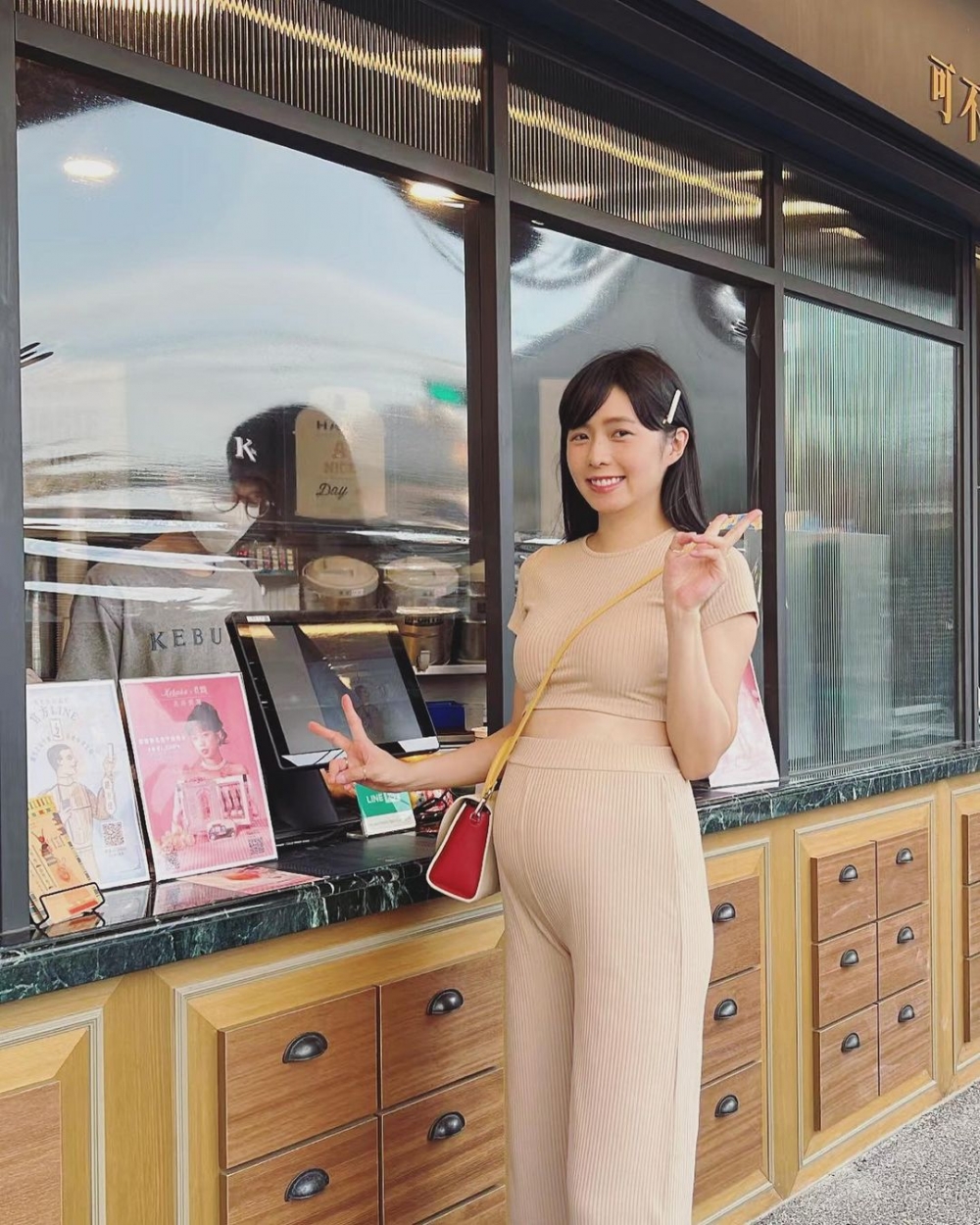 簡廷芮坦言懷第一胎時，曾被叮嚀不要拿刀。