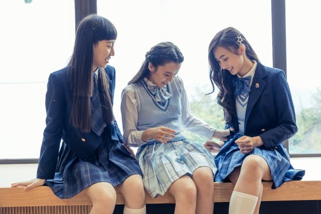 港媽發問:「係唔係讀國際學校嘅年青人都咁使(錢)法?」